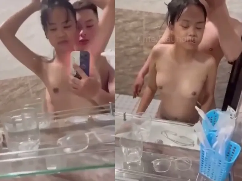 Thon gọn em cùng anh người yêu xoạc trước gương quay kỉ niệm